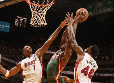 不断向球迷 不断向球迷