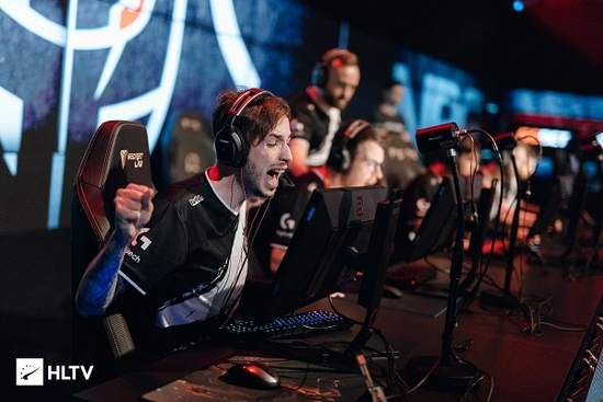 尽管比赛中 尽管比赛中